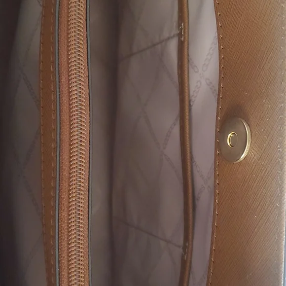 NWOT Michael Kors leather satchel. - Picture 5 of 6